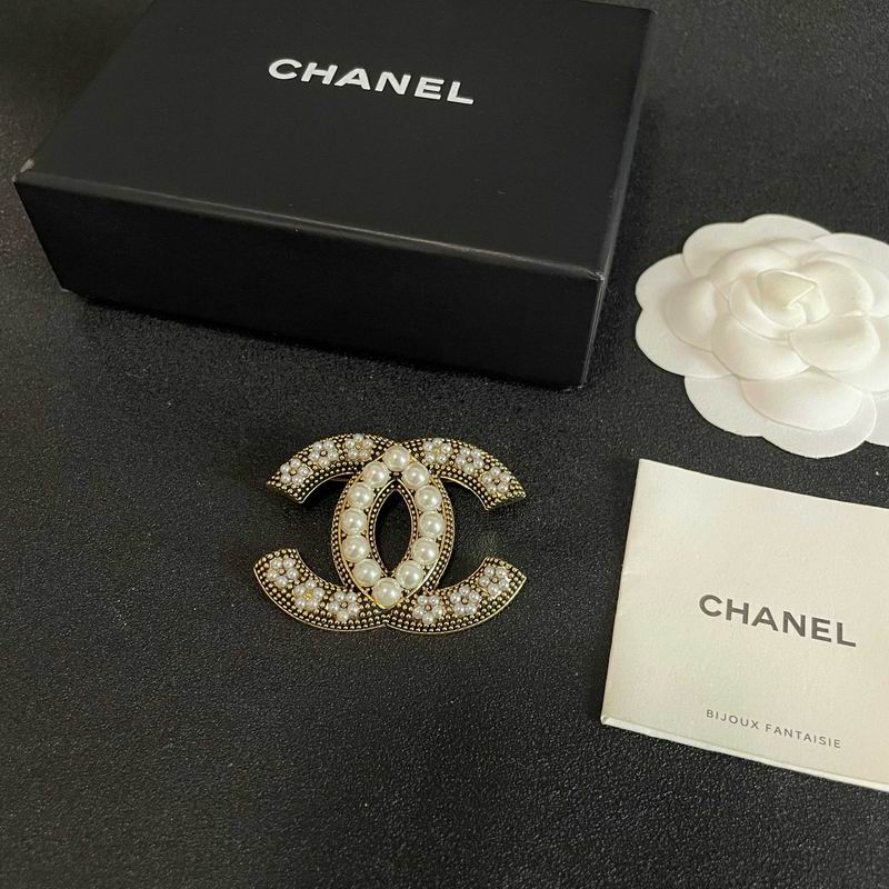 Chanel Brooch 04yxs105